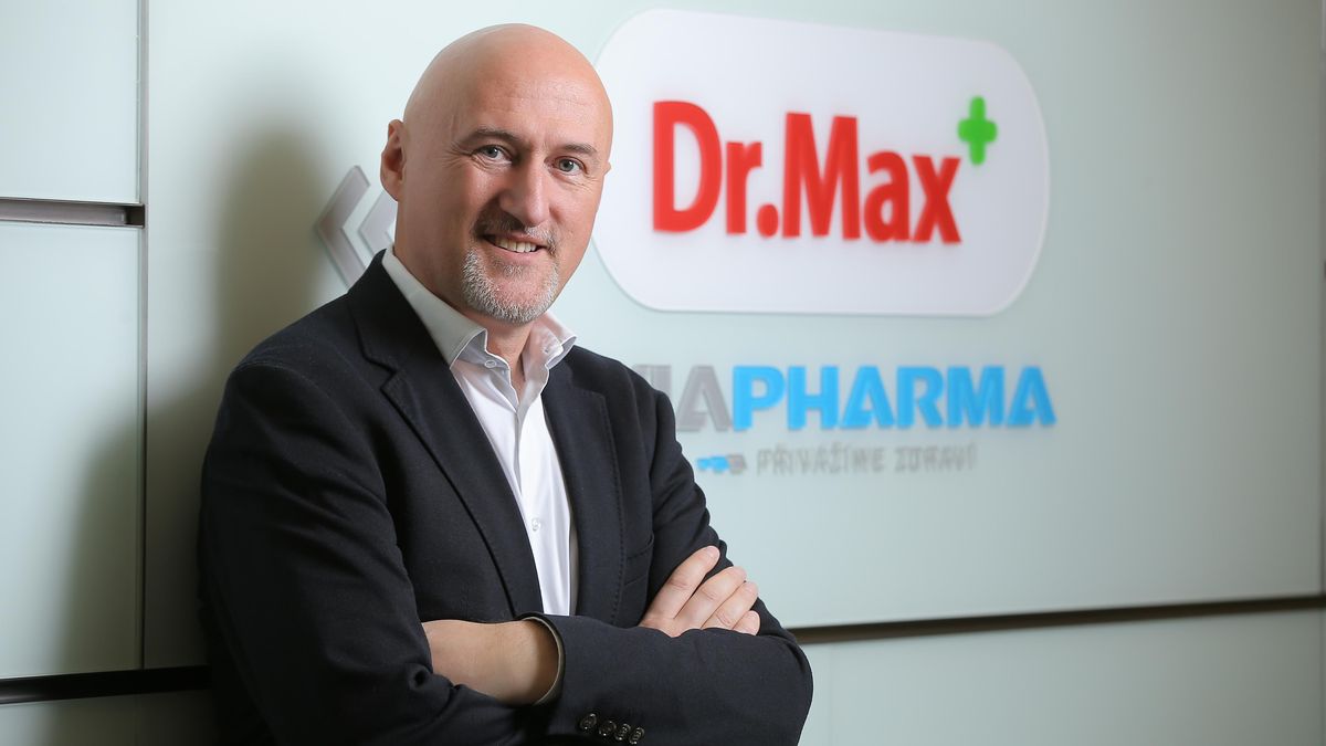 Antibiotik je dost, ale lékárníci jsou k pohledání, říká šéf Dr.Max
